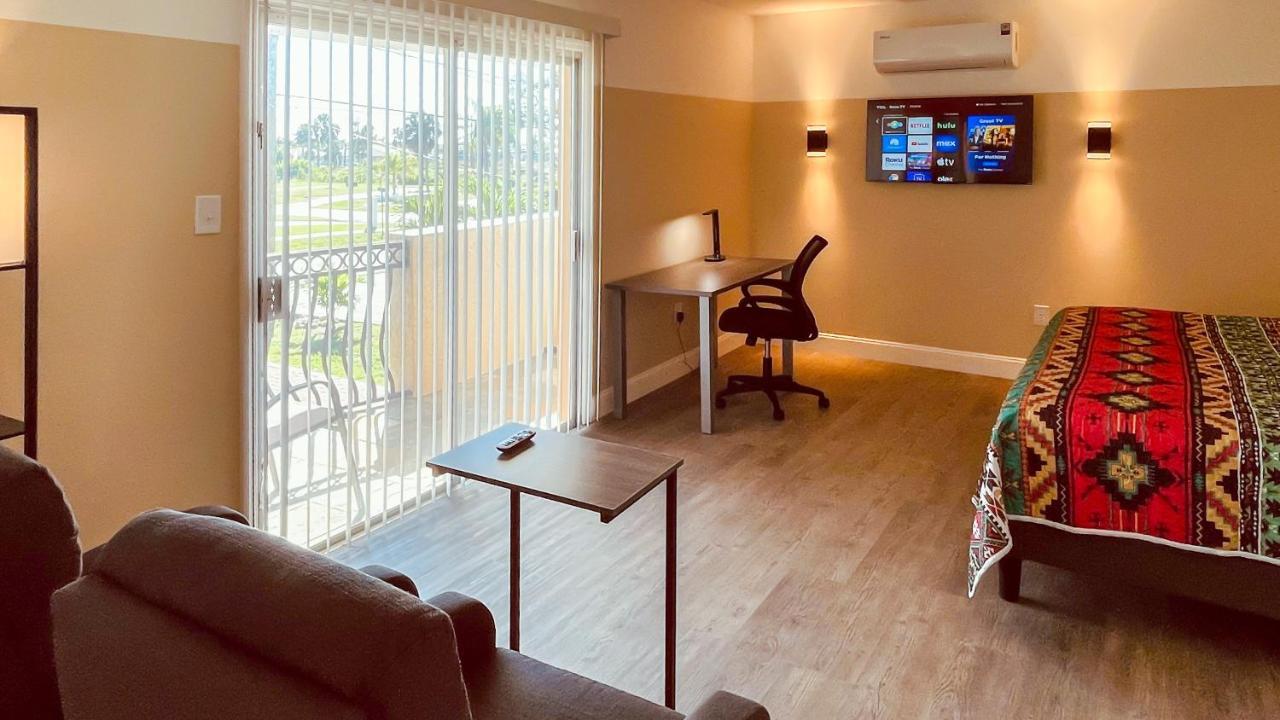 White Orchid Apartments Fort Myers Exterior photo